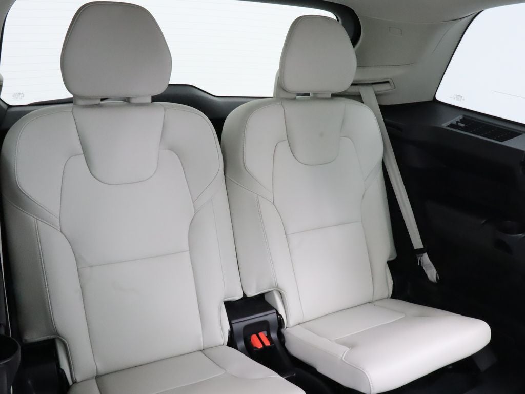 2021 Volvo XC90 T6 Momentum AWD Navigation
