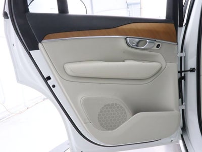 2021 Volvo XC90 T6 Momentum AWD Navigation