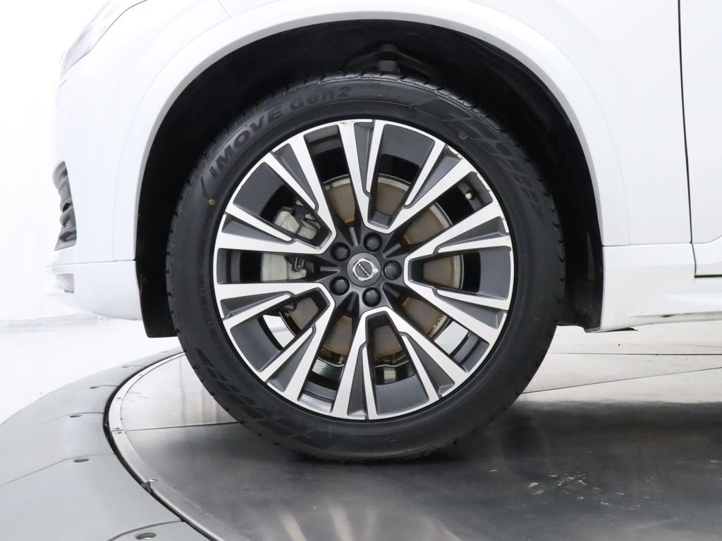 2021 Volvo XC90 T6 Momentum AWD Navigation
