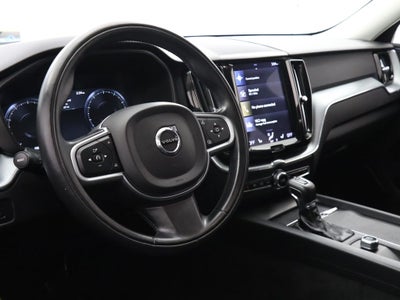 2018 Volvo XC60 T6 Momentum AWD Navigation