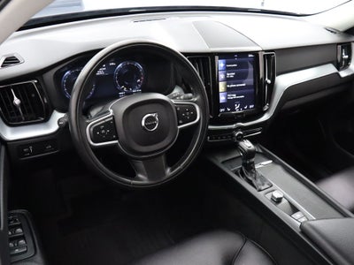 2018 Volvo XC60 T6 Momentum AWD Navigation