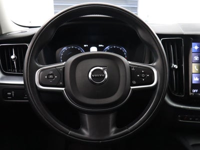 2018 Volvo XC60 T6 Momentum AWD Navigation