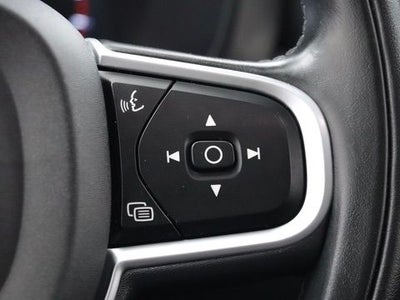 2018 Volvo XC60 T6 Momentum AWD Navigation