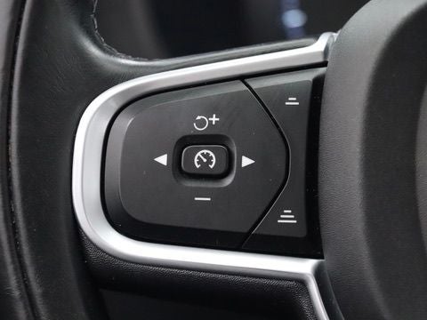 2018 Volvo XC60 T6 Momentum AWD Navigation