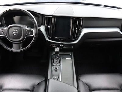 2018 Volvo XC60 T6 Momentum AWD Navigation