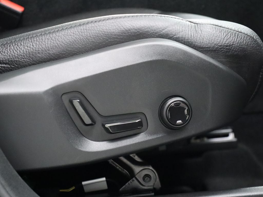 2018 Volvo XC60 T6 Momentum AWD Navigation