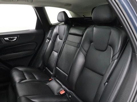 2018 Volvo XC60 T6 Momentum AWD Navigation