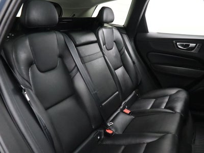 2018 Volvo XC60 T6 Momentum AWD Navigation