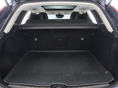 2018 Volvo XC60 T6 Momentum AWD Navigation