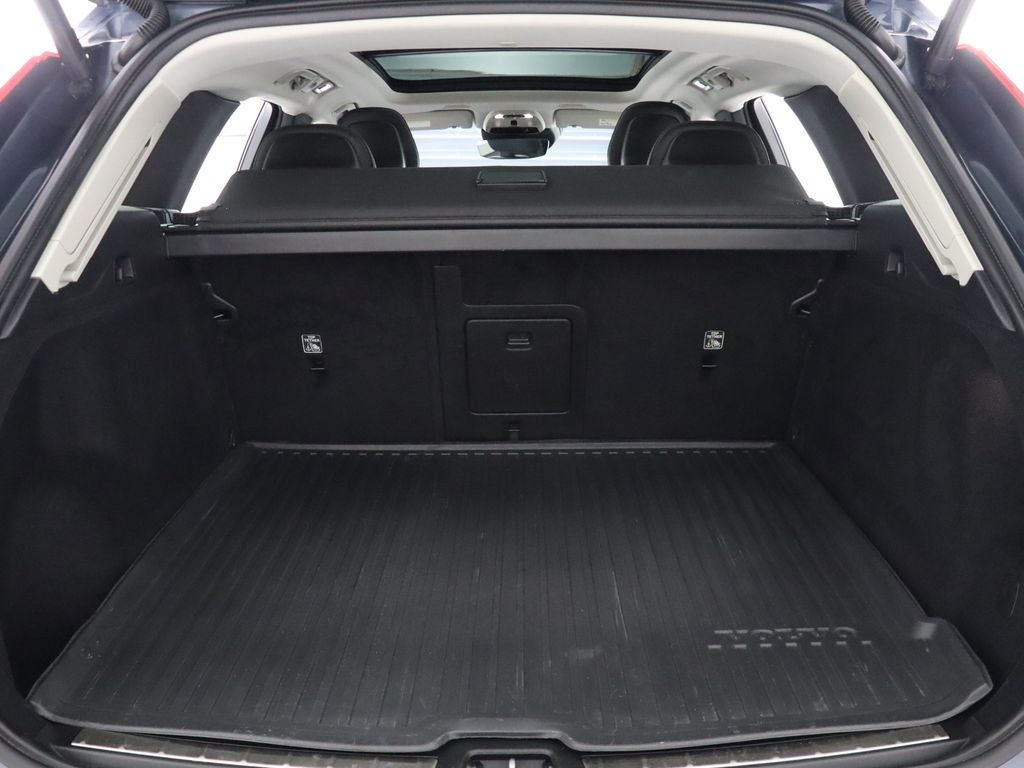 2018 Volvo XC60 T6 Momentum AWD Navigation