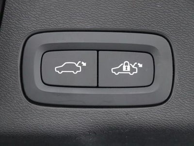 2018 Volvo XC60 T6 Momentum AWD Navigation