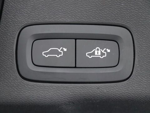 2018 Volvo XC60 T6 Momentum AWD Navigation