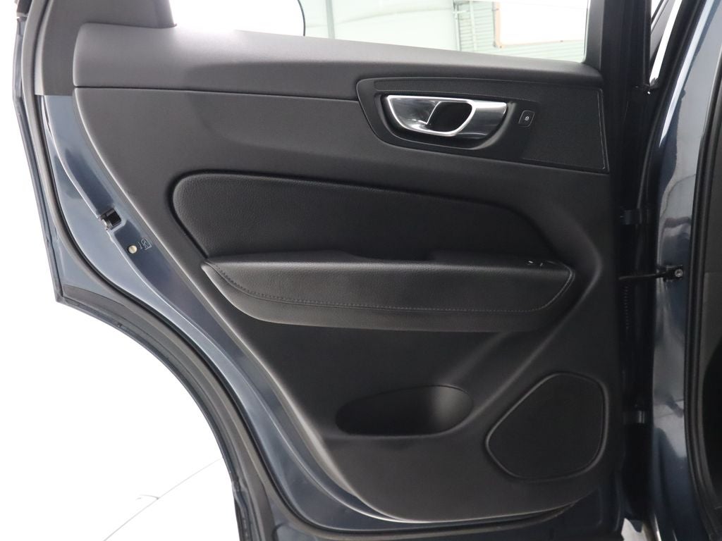 2018 Volvo XC60 T6 Momentum AWD Navigation