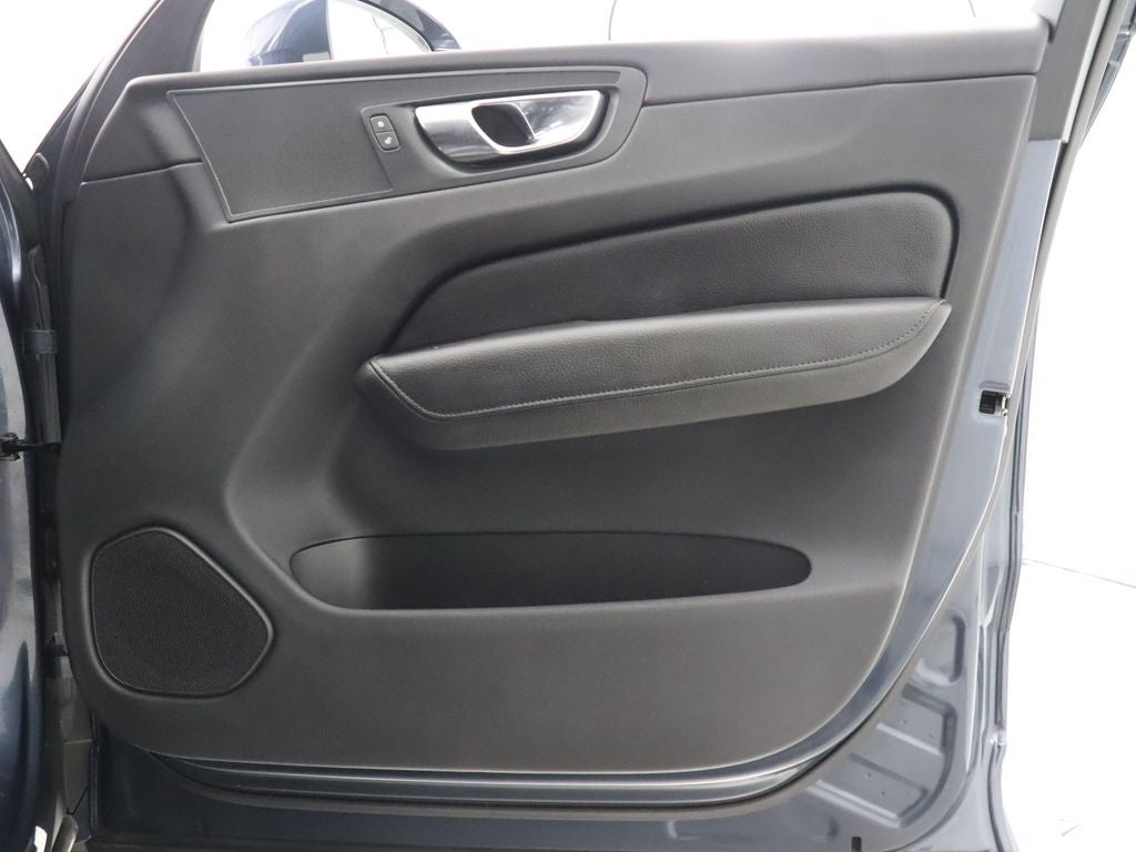 2018 Volvo XC60 T6 Momentum AWD Navigation