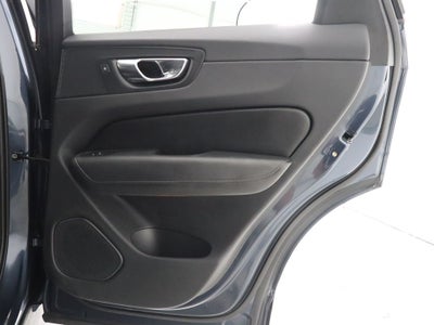 2018 Volvo XC60 T6 Momentum AWD Navigation