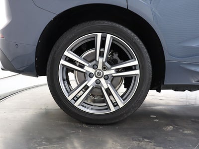2018 Volvo XC60 T6 Momentum AWD Navigation