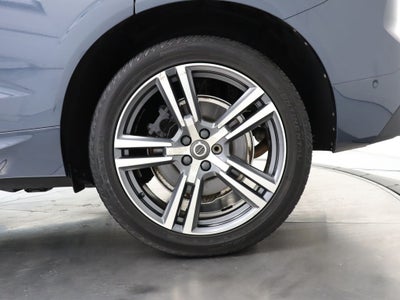 2018 Volvo XC60 T6 Momentum AWD Navigation