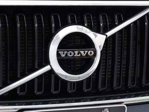 2018 Volvo XC60 T6 Momentum AWD Navigation