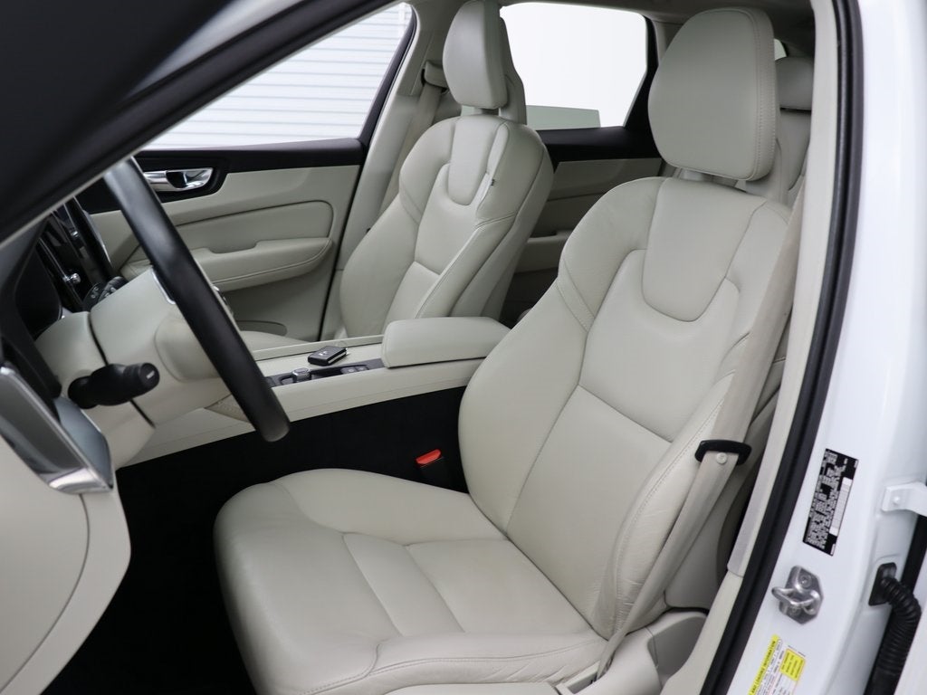 2018 Volvo XC60 T6 Momentum AWD Navigation