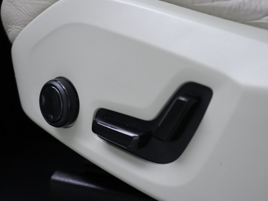 2018 Volvo XC60 T6 Momentum AWD Navigation