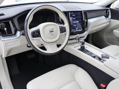 2018 Volvo XC60 T6 Momentum AWD Navigation
