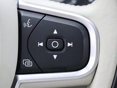 2018 Volvo XC60 T6 Momentum AWD Navigation