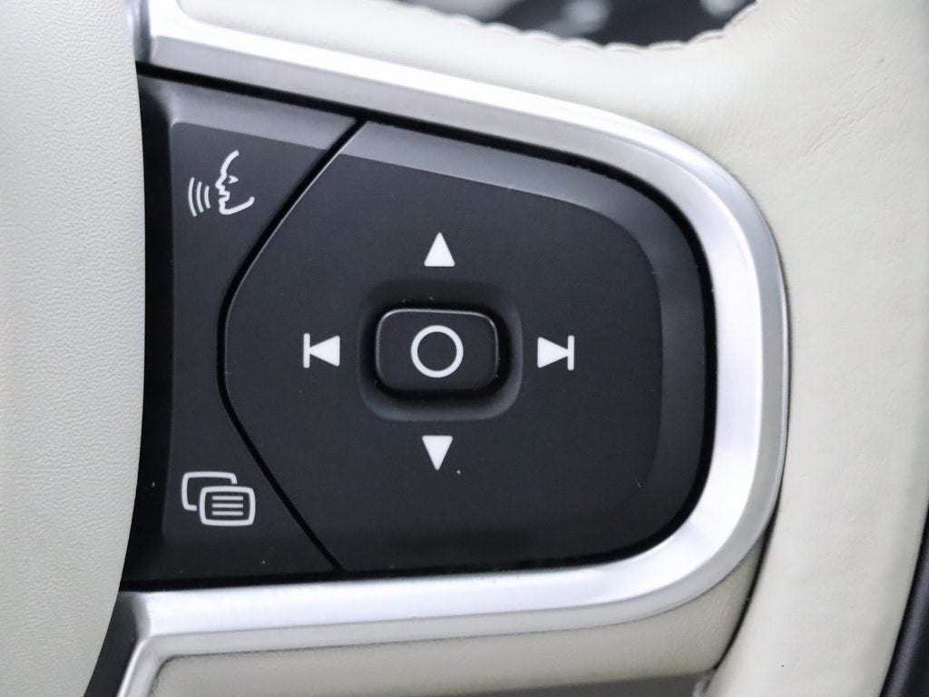 2018 Volvo XC60 T6 Momentum AWD Navigation