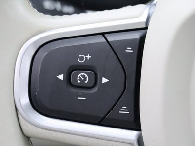 2018 Volvo XC60 T6 Momentum AWD Navigation