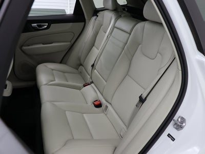 2018 Volvo XC60 T6 Momentum AWD Navigation