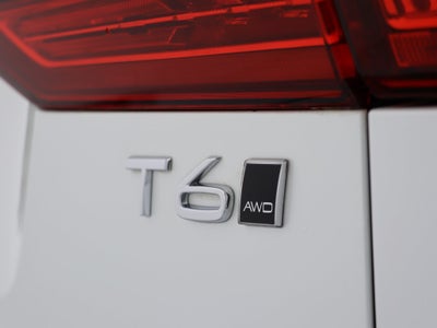 2018 Volvo XC60 T6 Momentum AWD Navigation