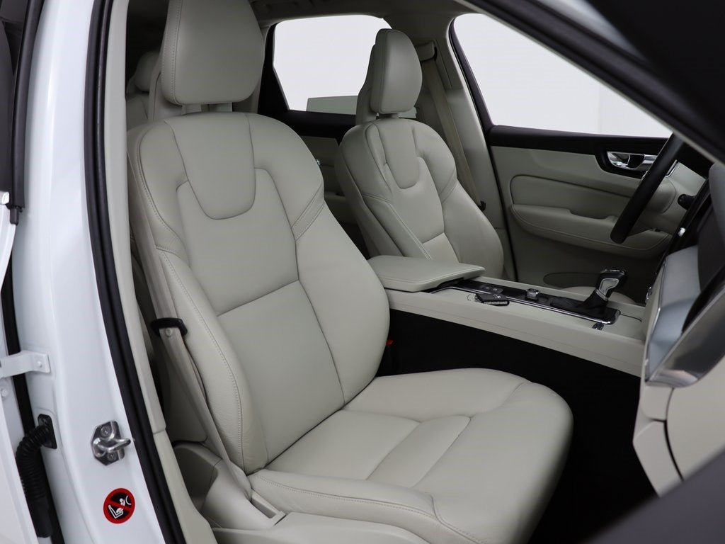 2018 Volvo XC60 T6 Momentum AWD Navigation