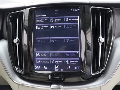 2018 Volvo XC60 T6 Momentum AWD Navigation