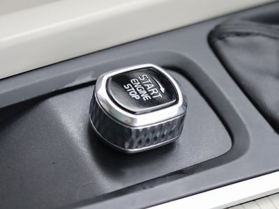 2018 Volvo XC60 T6 Momentum AWD Navigation