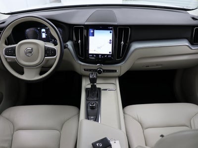2018 Volvo XC60 T6 Momentum AWD Navigation