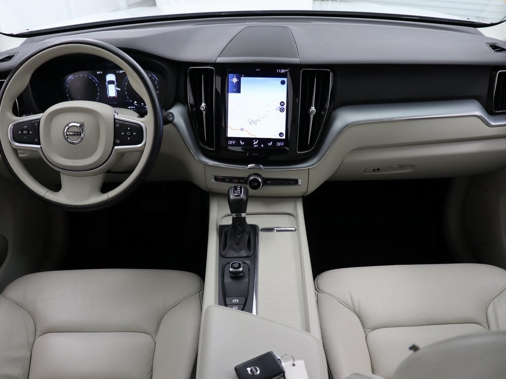 2018 Volvo XC60 T6 Momentum AWD Navigation