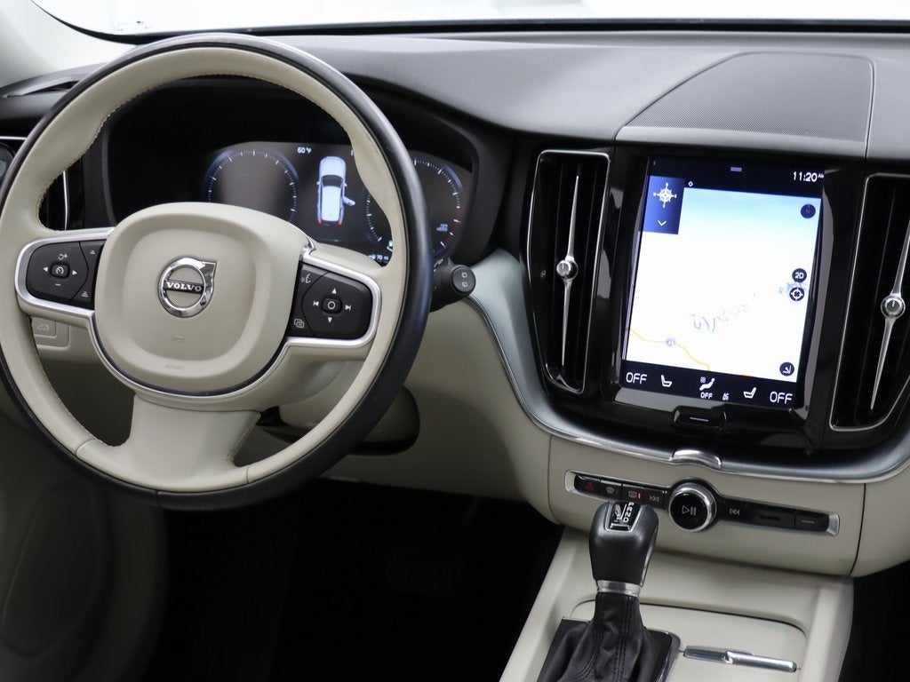 2018 Volvo XC60 T6 Momentum AWD Navigation
