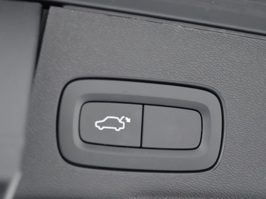 2018 Volvo XC60 T6 Momentum AWD Navigation