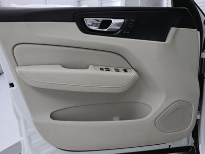 2018 Volvo XC60 T6 Momentum AWD Navigation