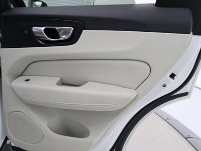 2018 Volvo XC60 T6 Momentum AWD Navigation