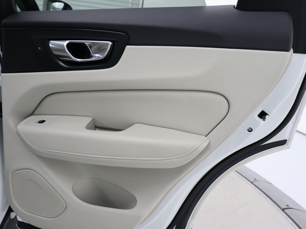 2018 Volvo XC60 T6 Momentum AWD Navigation