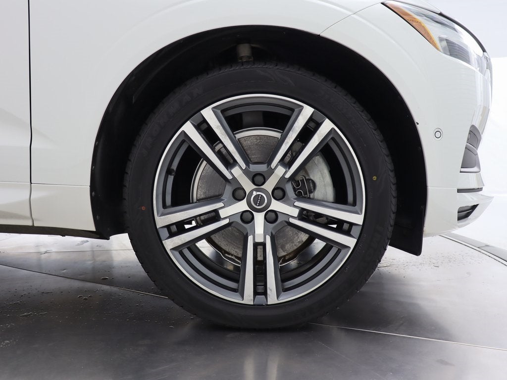 2018 Volvo XC60 T6 Momentum AWD Navigation