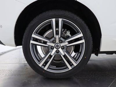 2018 Volvo XC60 T6 Momentum AWD Navigation