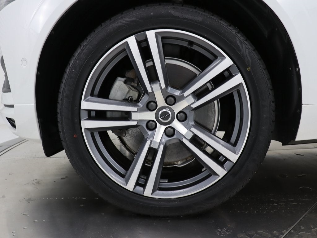 2018 Volvo XC60 T6 Momentum AWD Navigation
