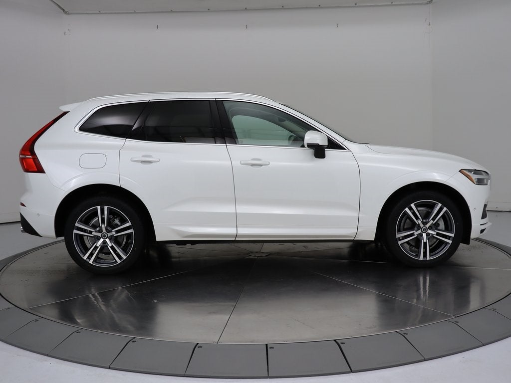 2018 Volvo XC60 T6 Momentum AWD Navigation