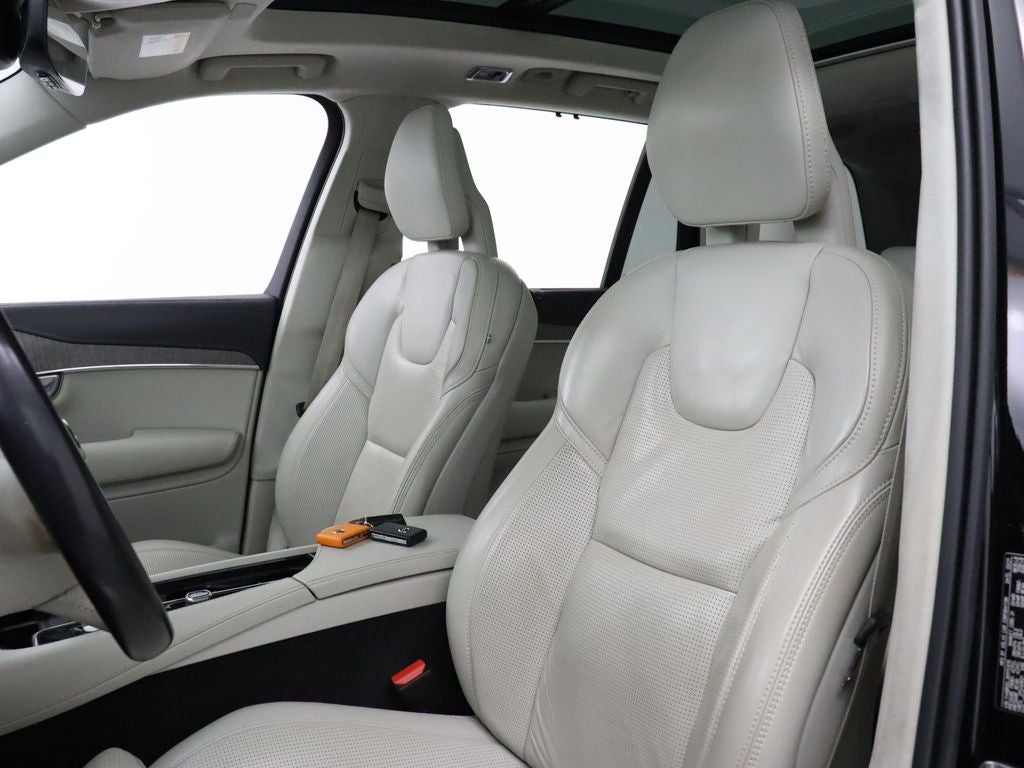 2021 Volvo XC90 Recharge Plug-In Hybrid T8 Inscription 7 Passenger