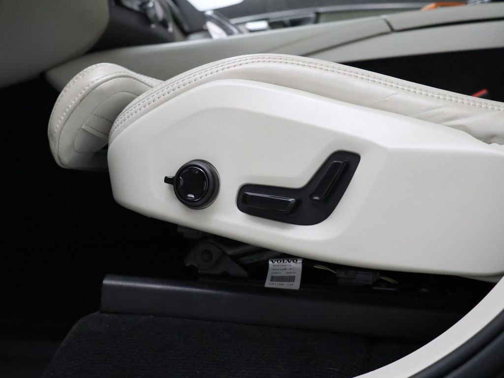 2021 Volvo XC90 Recharge Plug-In Hybrid T8 Inscription 7 Passenger