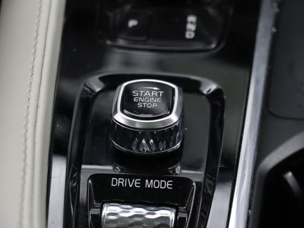 2021 Volvo XC90 Recharge Plug-In Hybrid T8 Inscription 7 Passenger