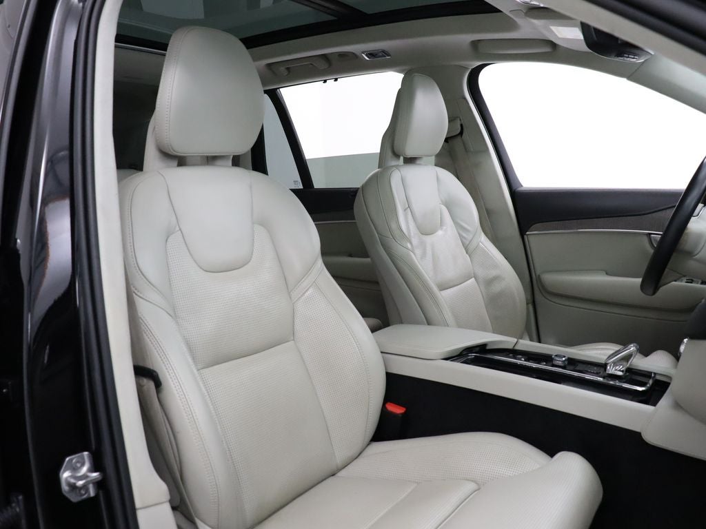 2021 Volvo XC90 Recharge Plug-In Hybrid T8 Inscription 7 Passenger