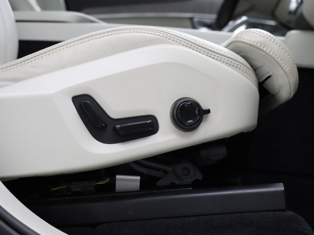 2021 Volvo XC90 Recharge Plug-In Hybrid T8 Inscription 7 Passenger