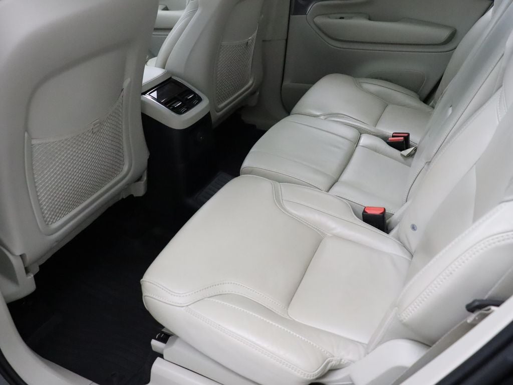 2021 Volvo XC90 Recharge Plug-In Hybrid T8 Inscription 7 Passenger
